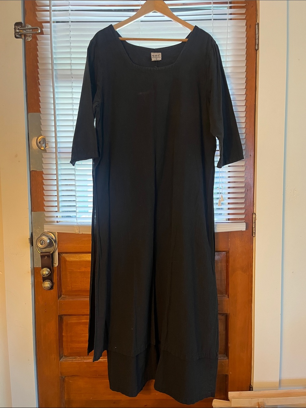 Witchy vintage Black Maxi Dress with pockets!!!